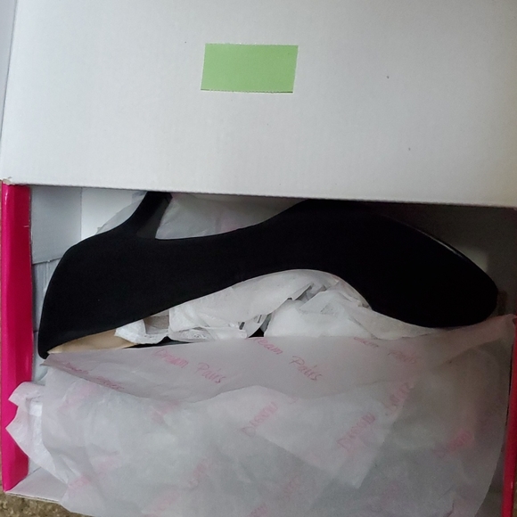 Low Heels - Picture 4 of 4